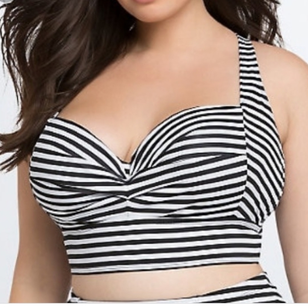 Torrid Striped Twist Front Swim Top Black / White